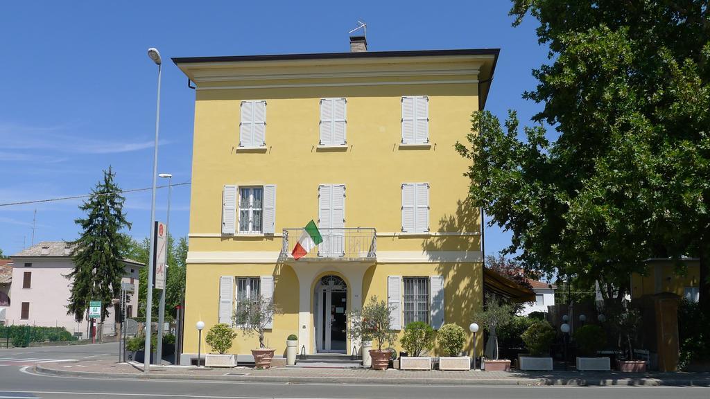 ホテルMastroianni'S Bed & Bistro パルマ エクステリア 写真